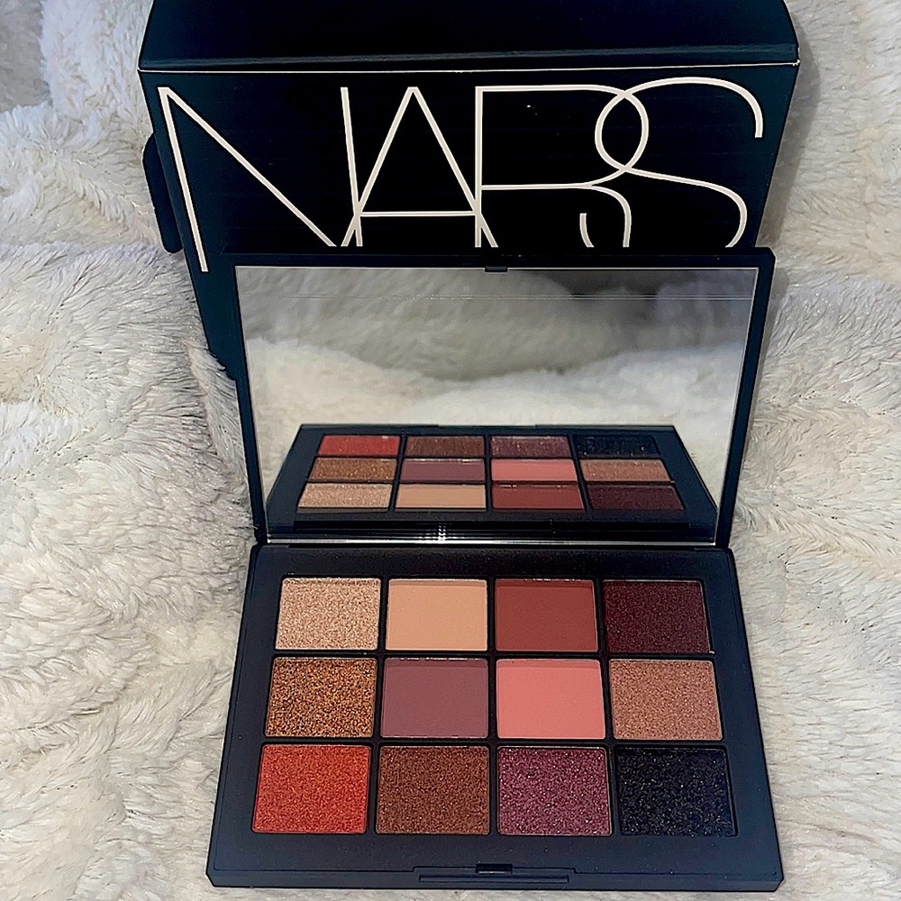 ❤️NEW!!!❤️ NARS Extreme Effects Eyeshadow Palette.